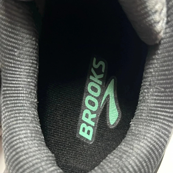Brooks Ariel 18 running shoes size 8.5 wide preowned good amount of tread left - Picture 10 of 14